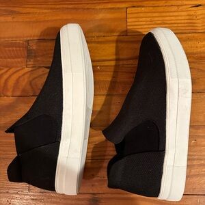 Soda brand platform slip on shoes size 9